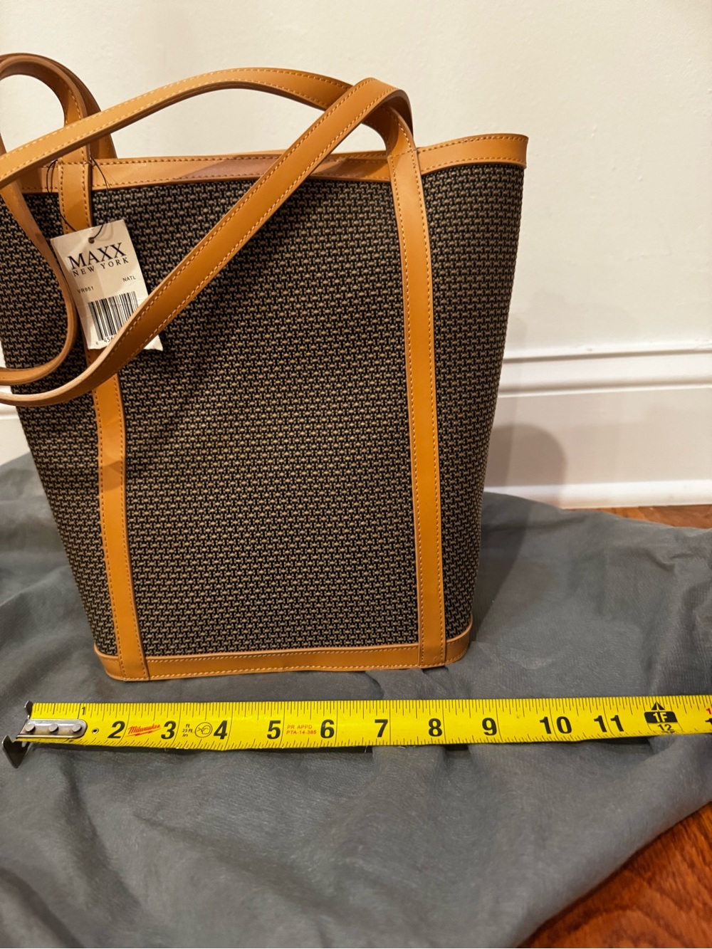 NWT Max New York Woven Tote Bag Tan & Black Structured Shopper Tote - Picture 5 of 7